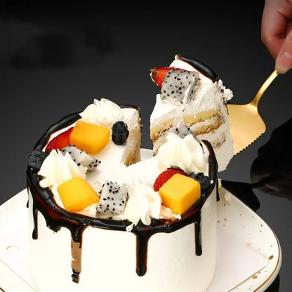Couteaux et pelle à gâteau - {{ merveilleux cake {{ moule à cake } {{ casserole }} {{ product_cake }}